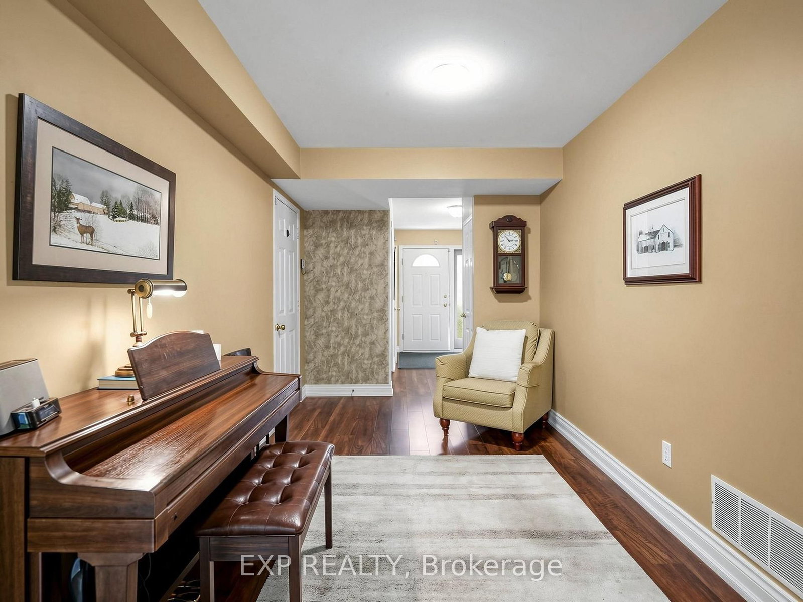 Listing Image 5