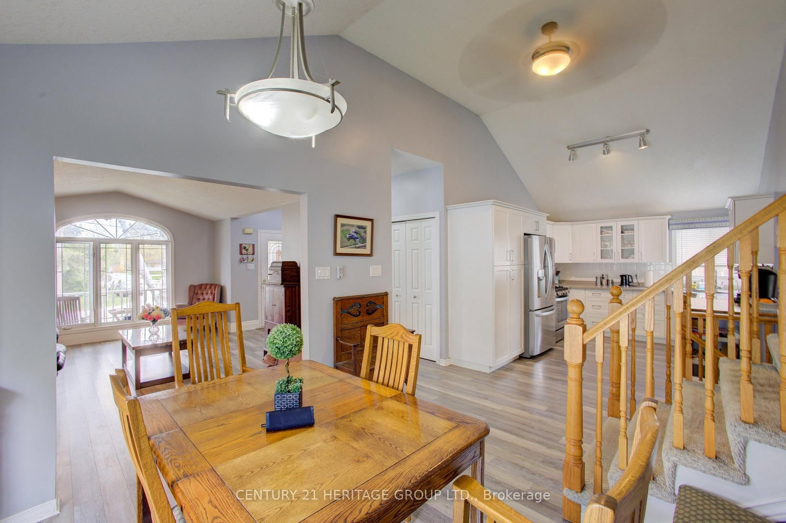 Detached House for sale at 137 Queen Street, New Tecumseth, Ontario, L9R 1K4 - Alliston - MLS: N13639788