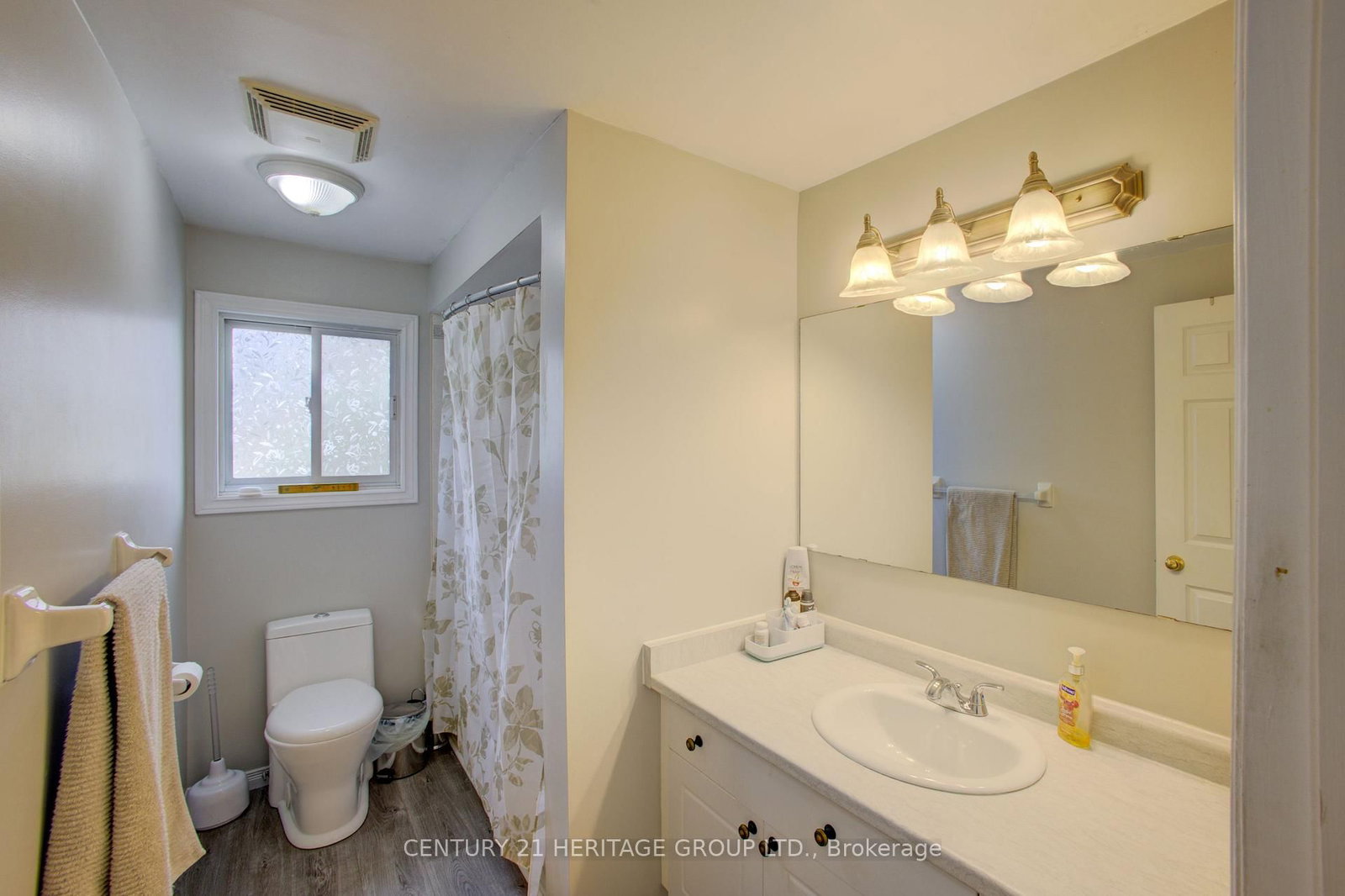 Detached House for sale at 137 Queen Street, New Tecumseth, Ontario, L9R 1K4 - Alliston - MLS: N13639788