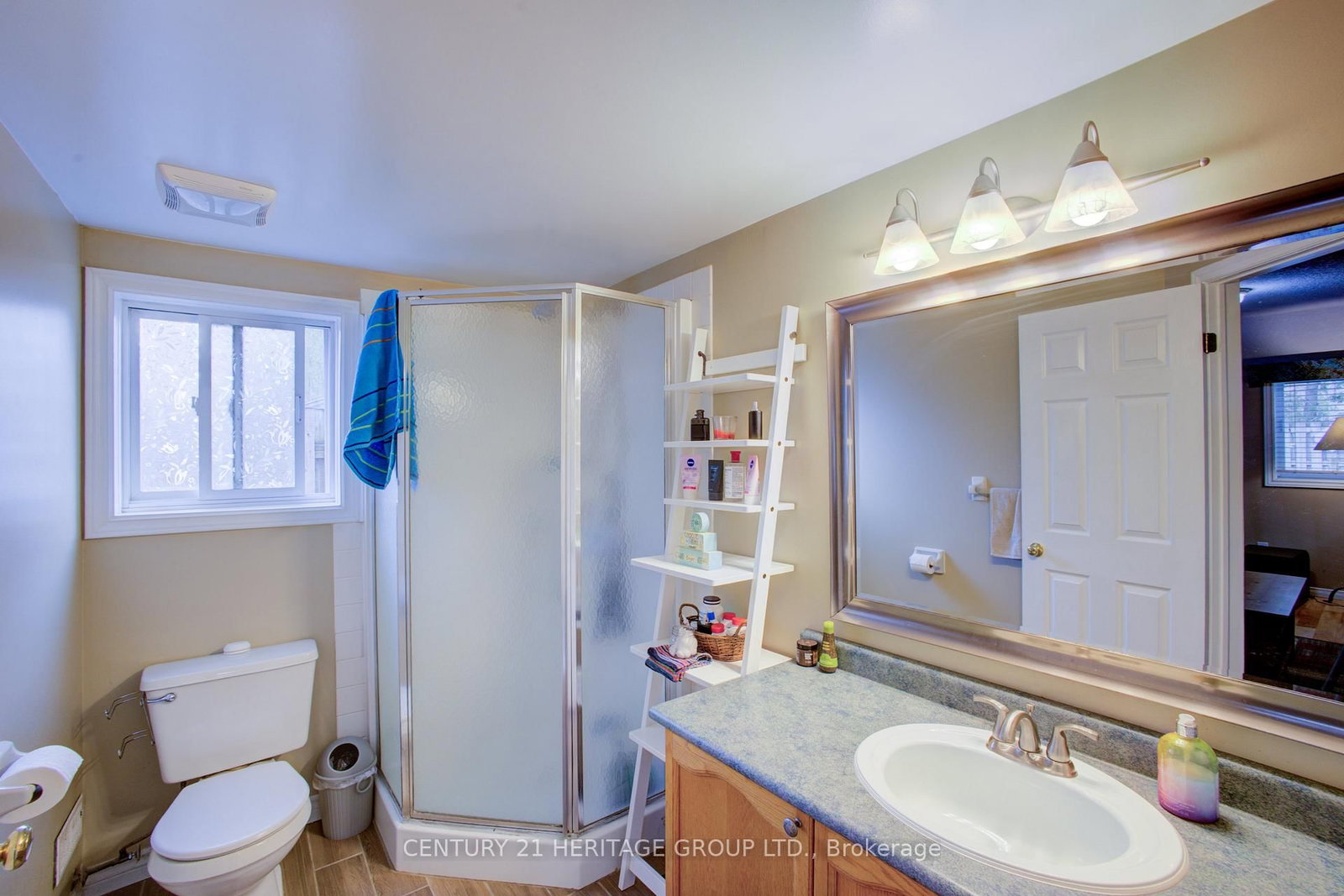 Detached House for sale at 137 Queen Street, New Tecumseth, Ontario, L9R 1K4 - Alliston - MLS: N13639788