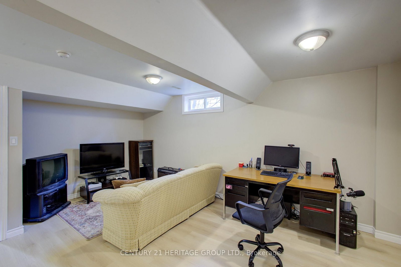 Detached House for sale at 137 Queen Street, New Tecumseth, Ontario, L9R 1K4 - Alliston - MLS: N13639788