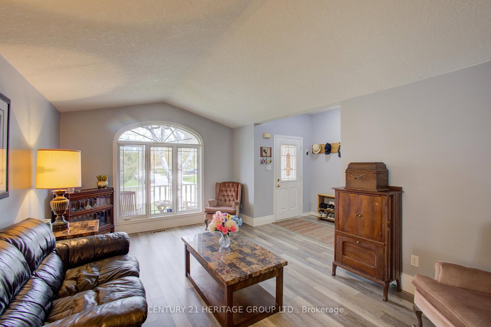 Listing Image 9