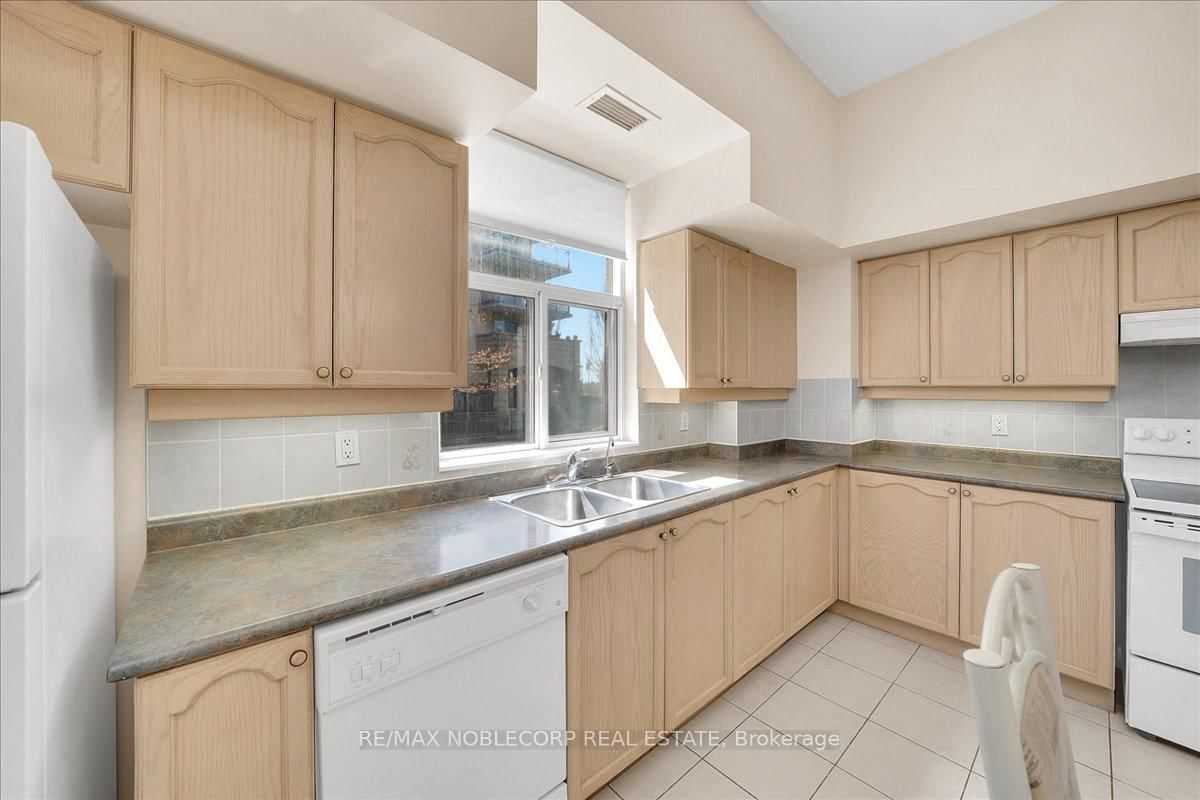 2502 Rutherford Road • #111 • Vaughan, ON photo 18