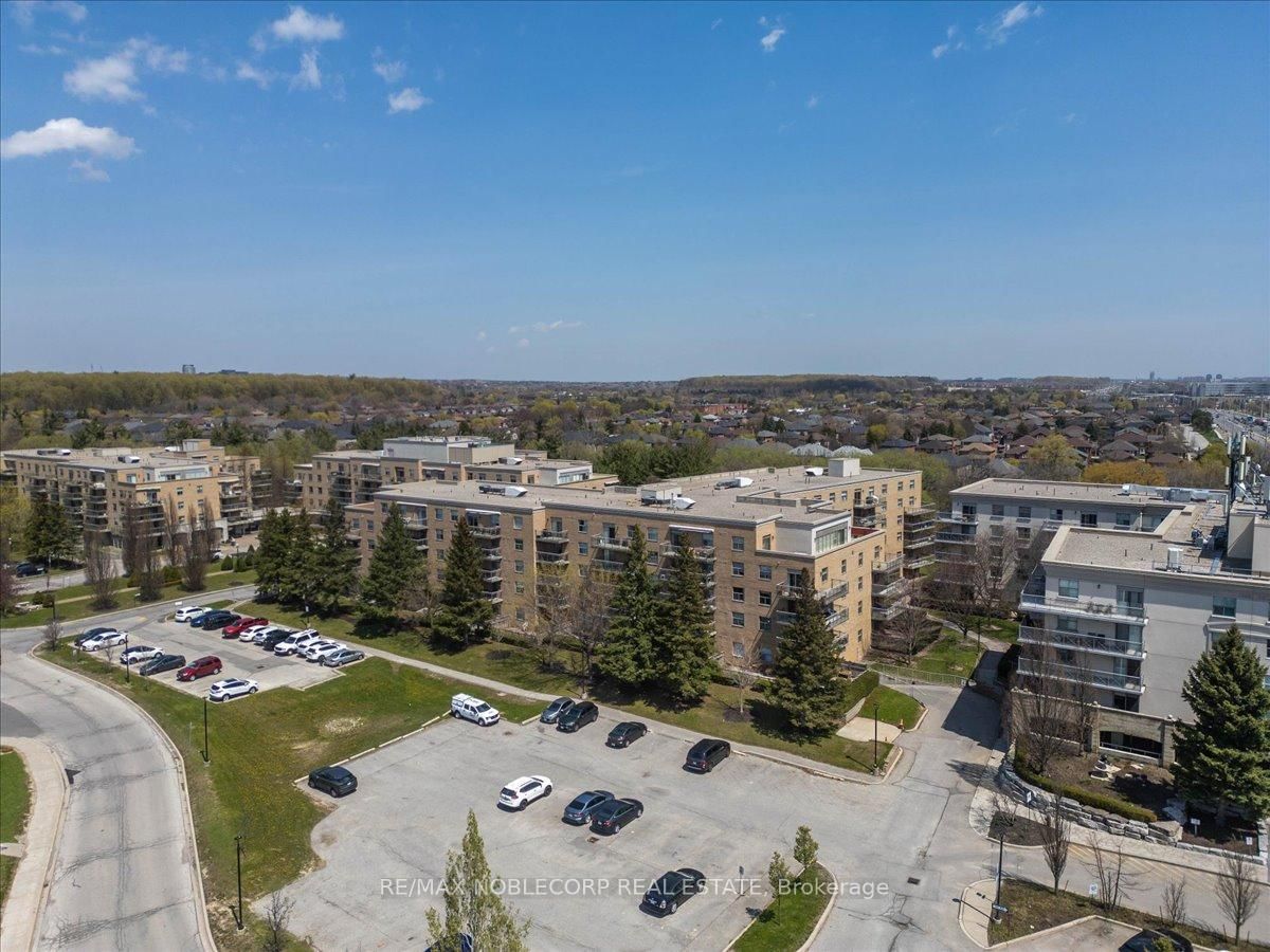 2502 Rutherford Road • #111 • Vaughan, ON photo 4