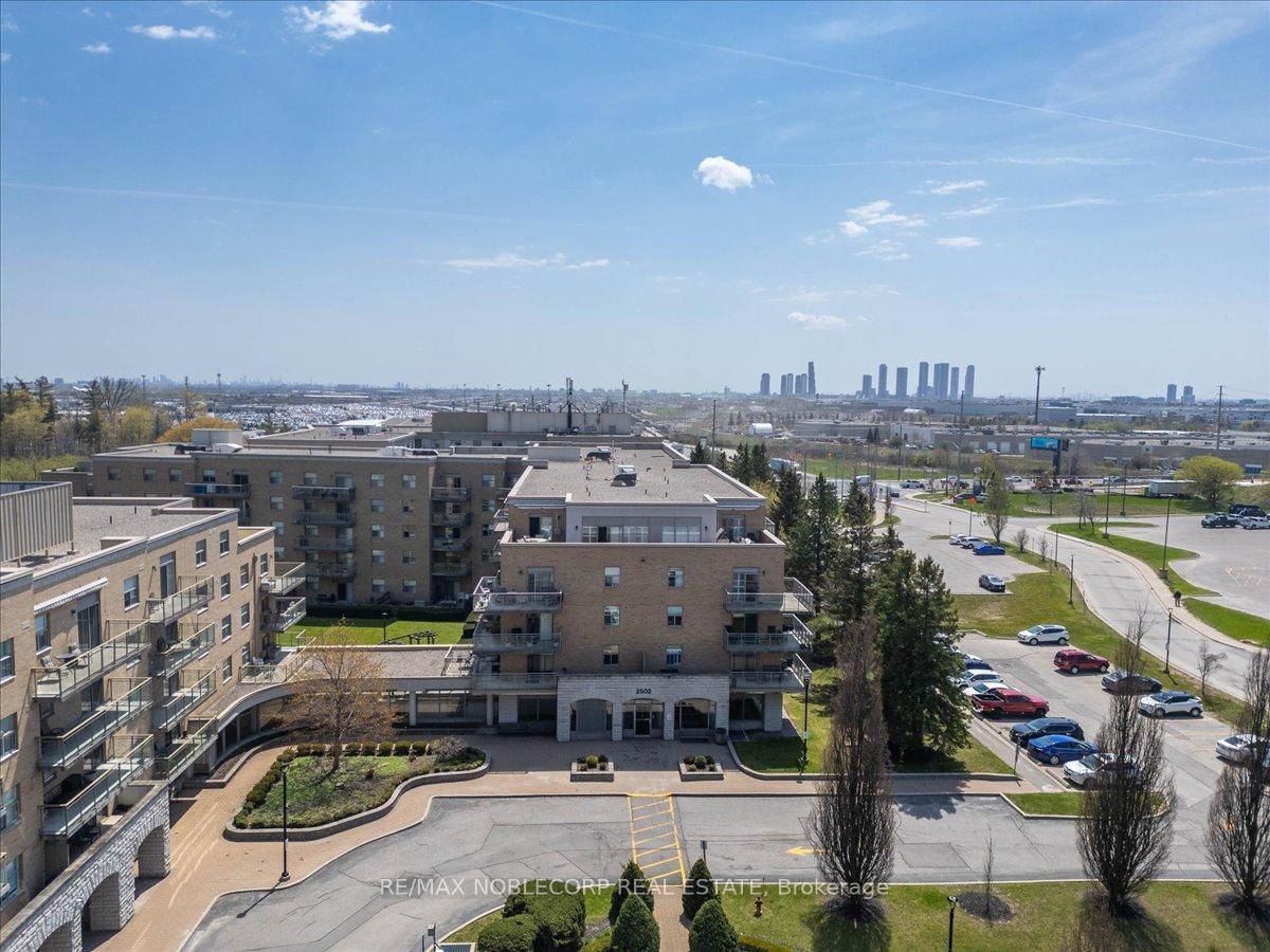 2502 Rutherford Road • #111 • Vaughan, ON photo 49