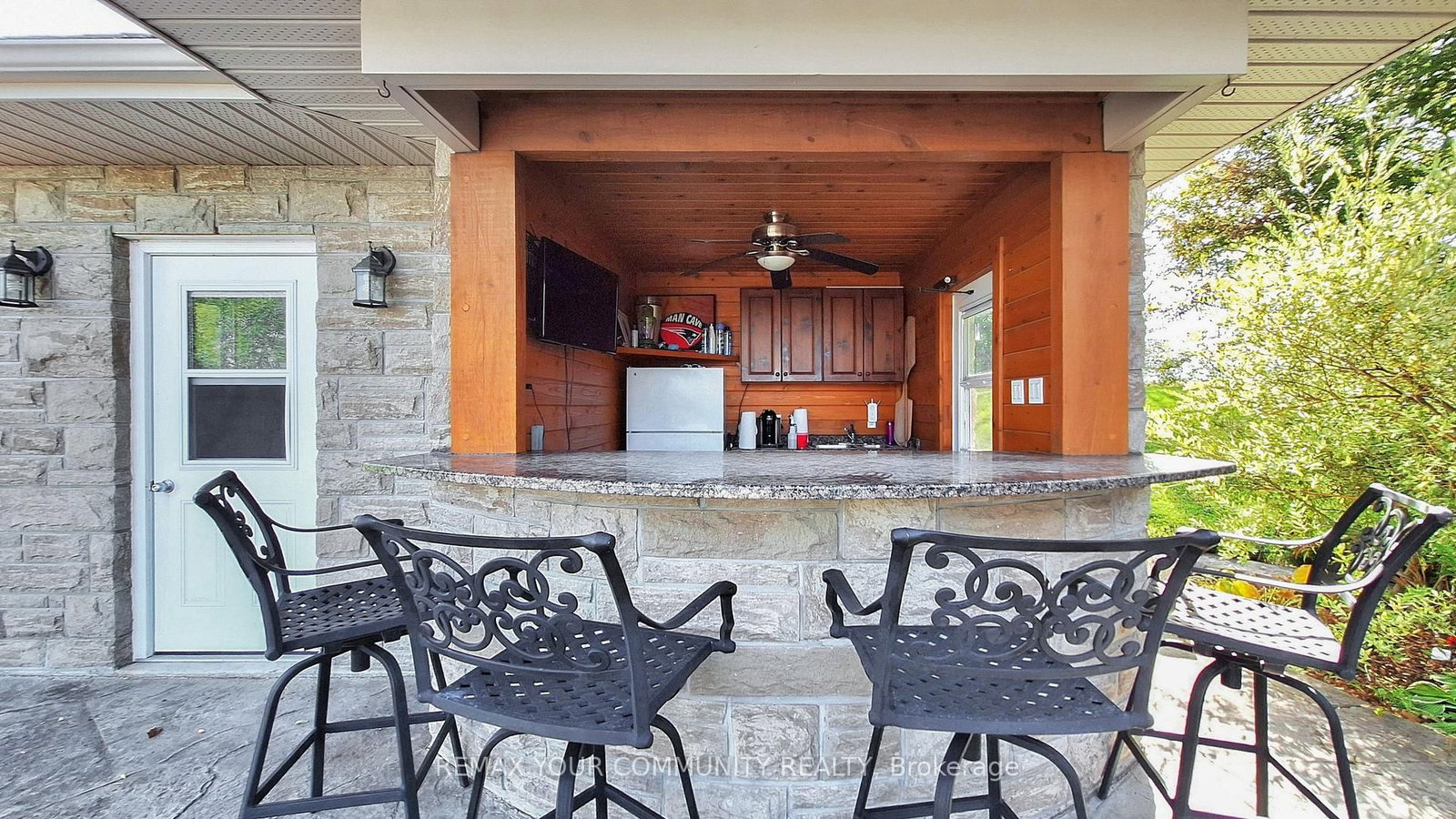 1065 20th Side Road • King, ON photo 4
