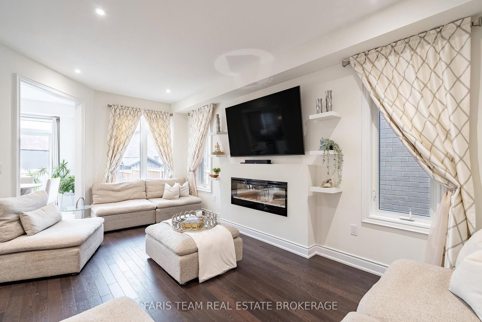 1352 Blackmore Street • Innisfil, ON photo 14