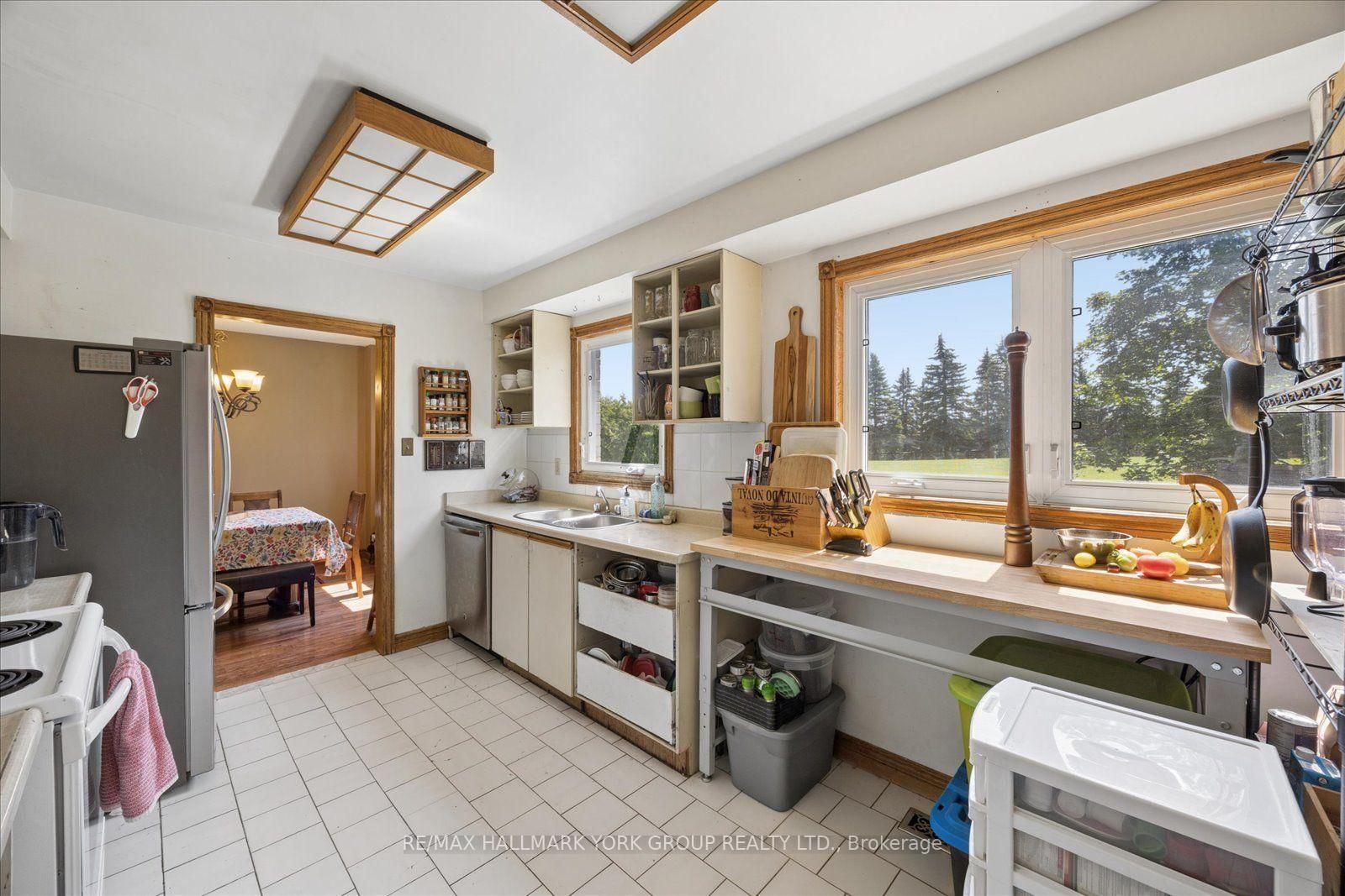 458 Chester Avenue • Newmarket, ON photo 10