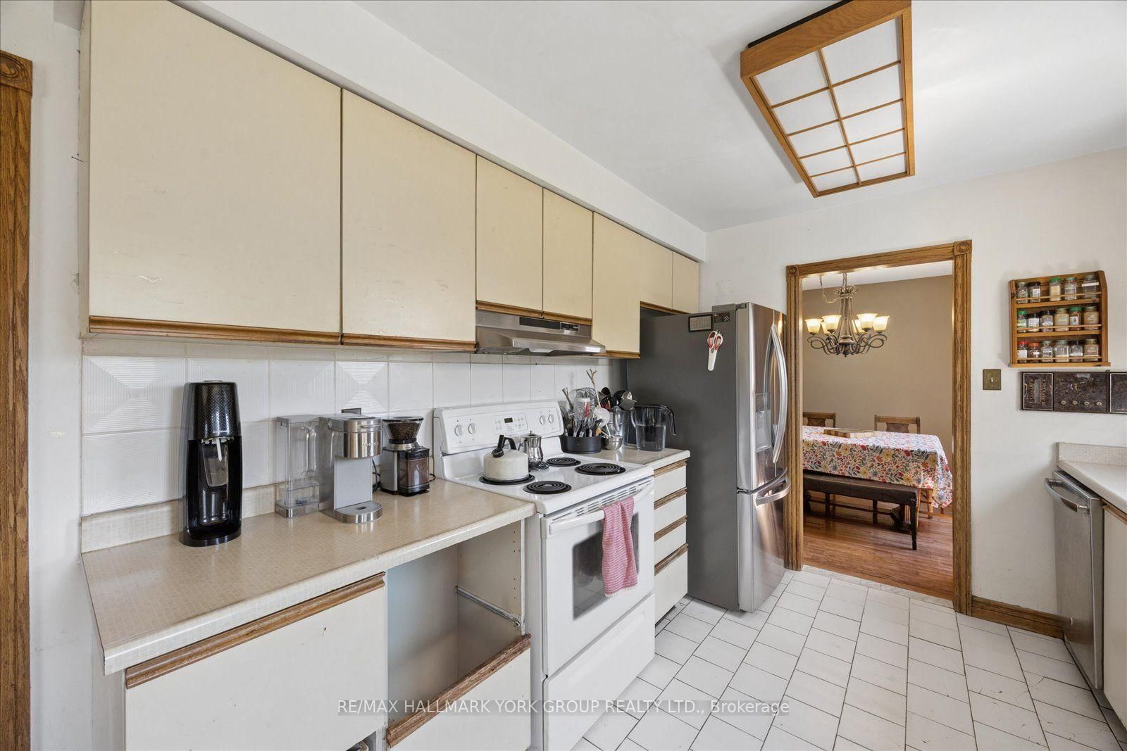 458 Chester Avenue • Newmarket, ON photo 13