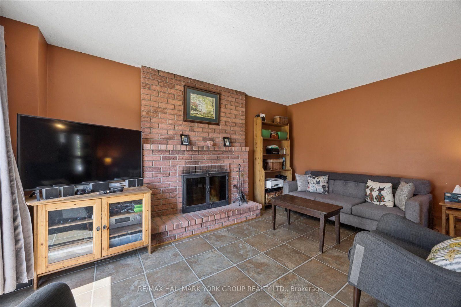 458 Chester Avenue • Newmarket, ON photo 15