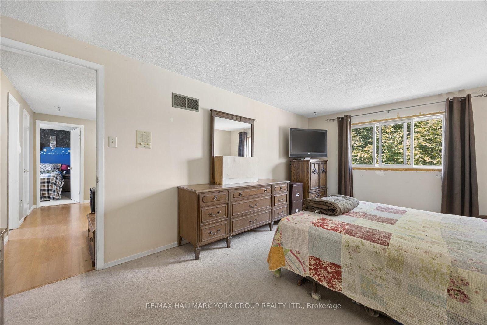 458 Chester Avenue • Newmarket, ON photo 21