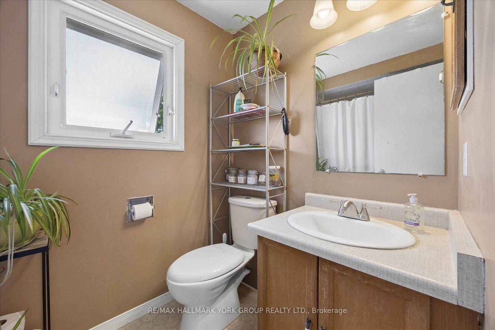 458 Chester Avenue • Newmarket, ON photo 22