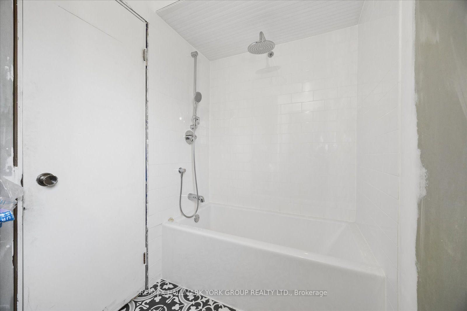 458 Chester Avenue • Newmarket, ON photo 27