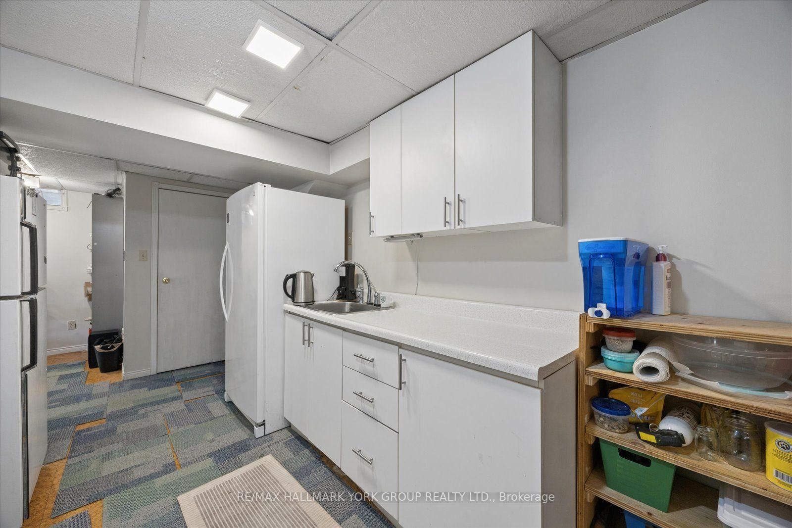 458 Chester Avenue • Newmarket, ON photo 35