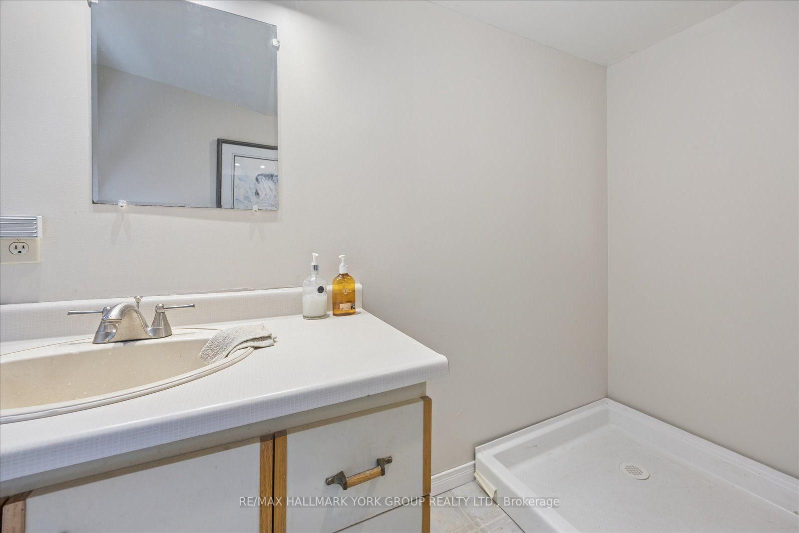 458 Chester Avenue • Newmarket, ON photo 39