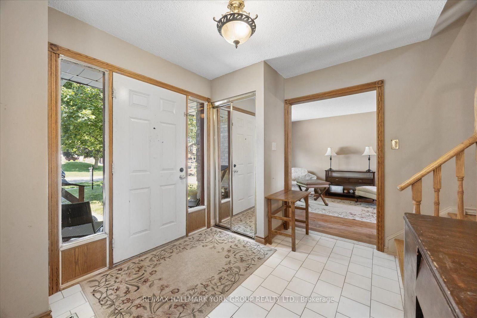 458 Chester Avenue • Newmarket, ON photo 4