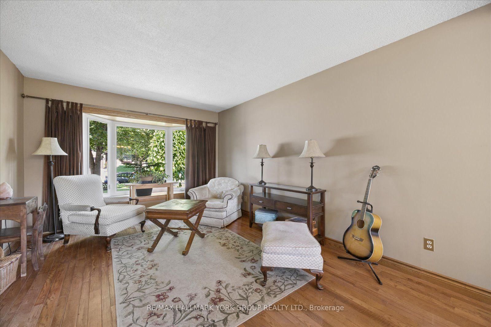 458 Chester Avenue • Newmarket, ON photo 6