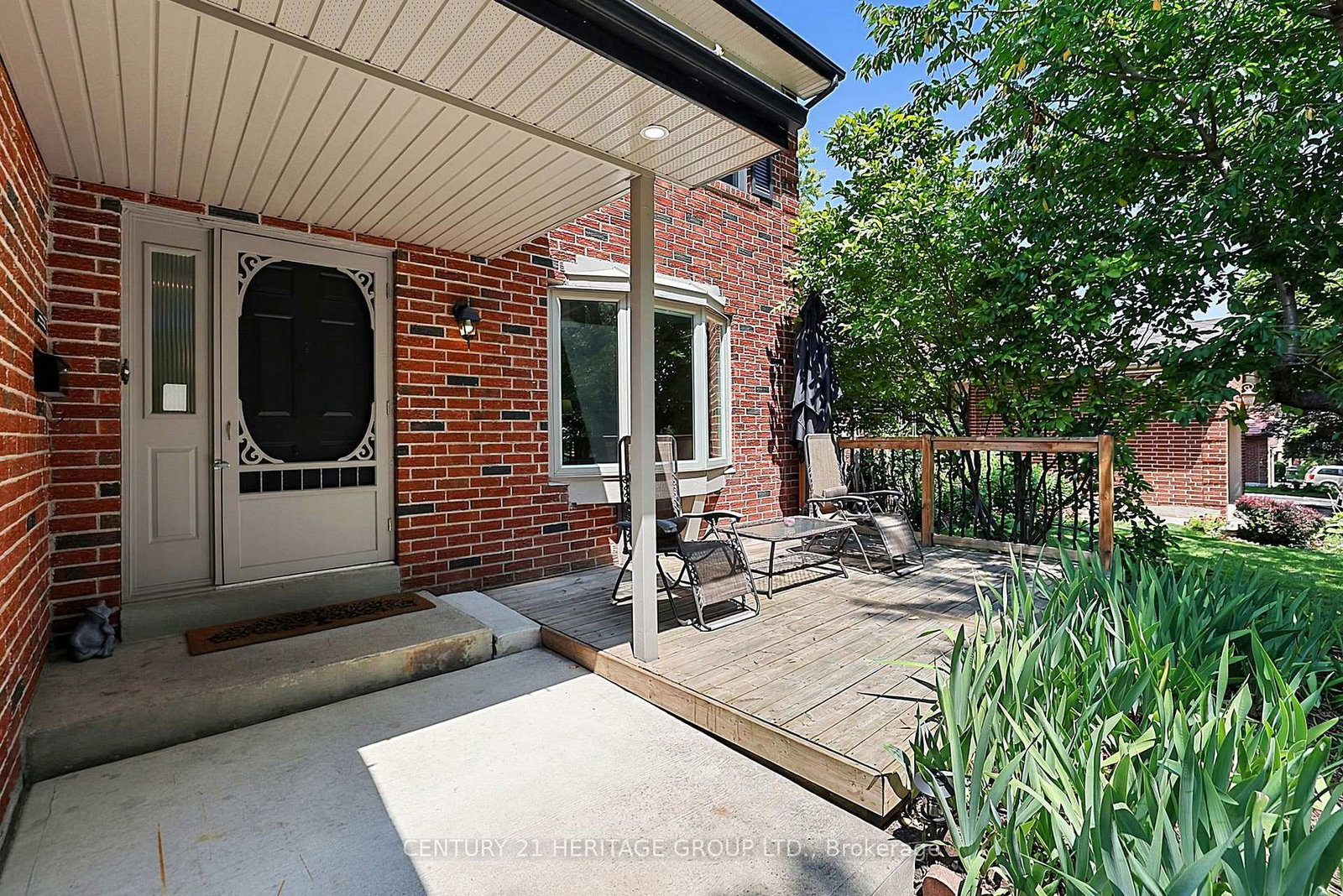 Listing Image 4