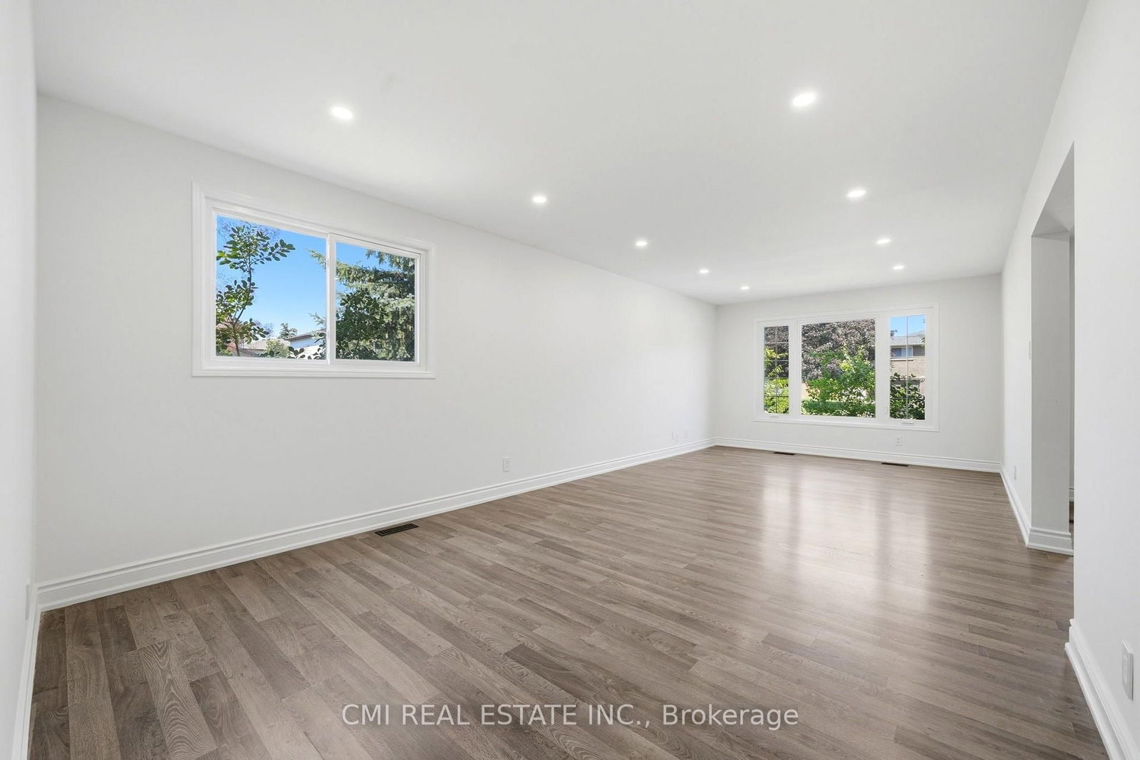 39 Camrose Drive • Georgina, ON photo 7