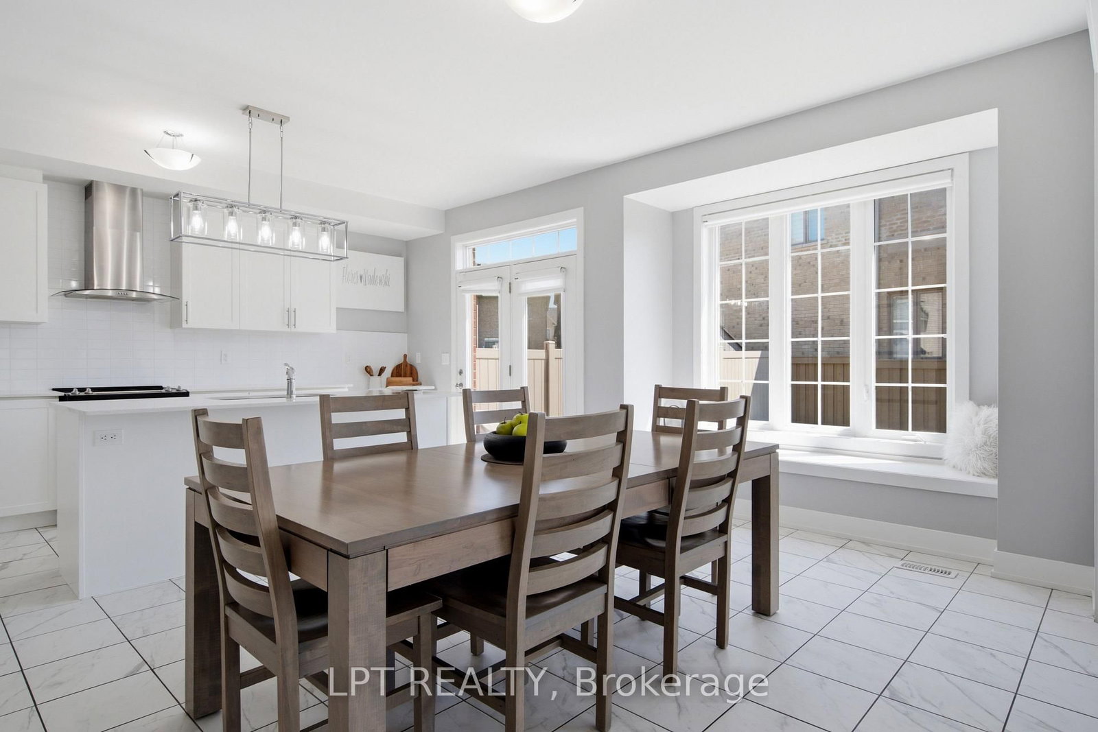 55 Marlene Johnston Drive • East Gwillimbury, ON photo 12