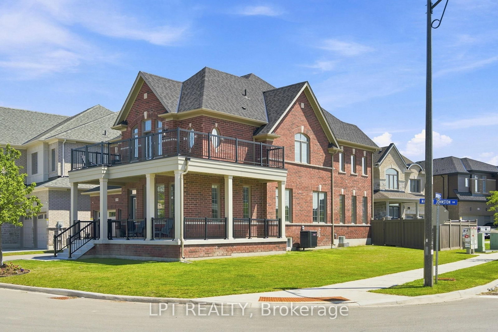 55 Marlene Johnston Drive • East Gwillimbury, ON photo 2