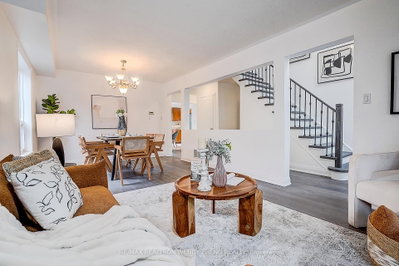 145 Glasgow Crescent • Georgina, ON photo 3