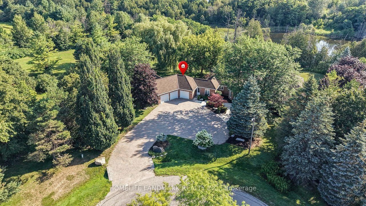 113 Offord Crescent • Aurora, ON photo 4
