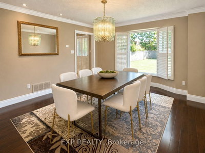 17 Heath Street • Richmond Hill, ON photo 7