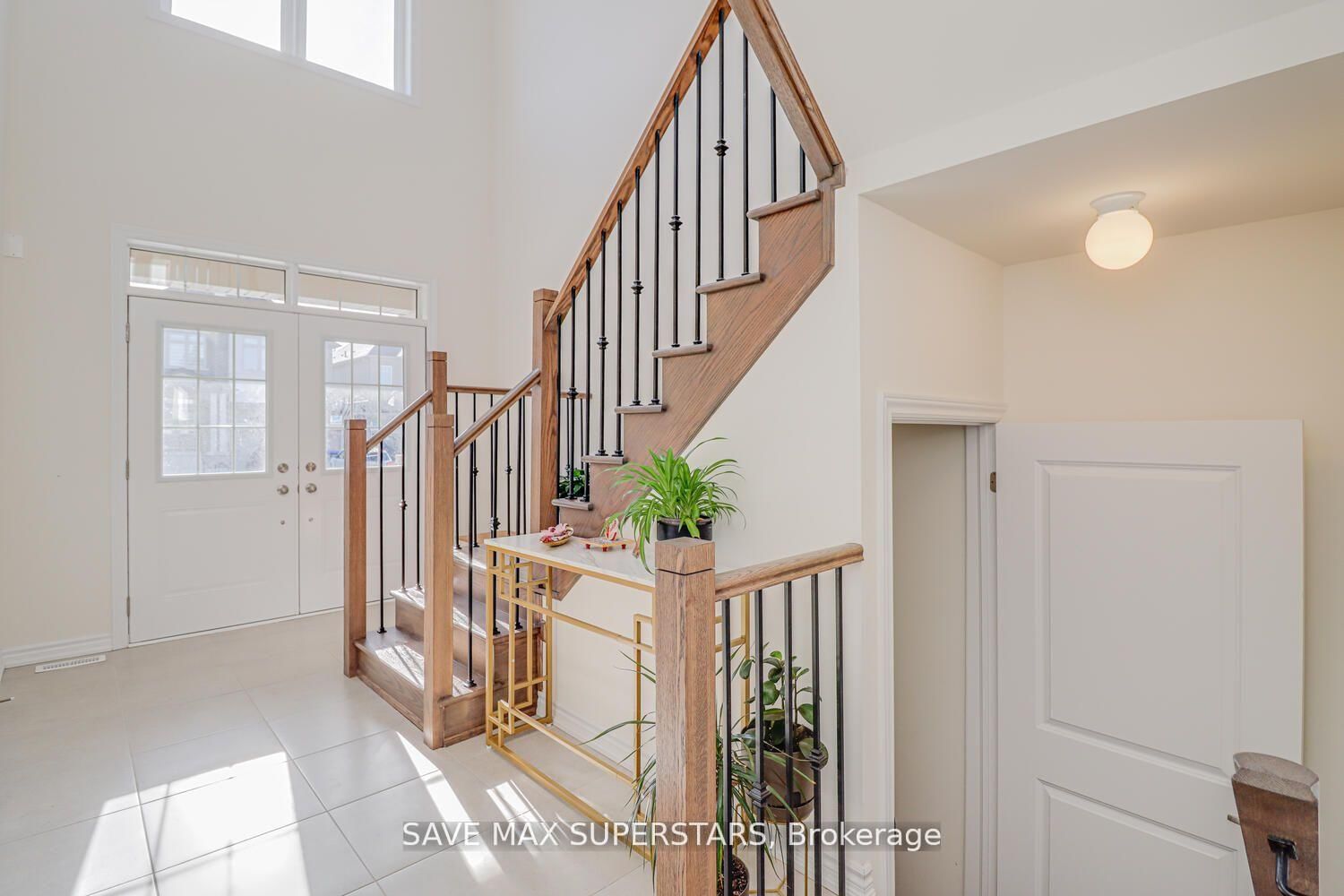 1537 Harker Street • Innisfil, ON photo 4