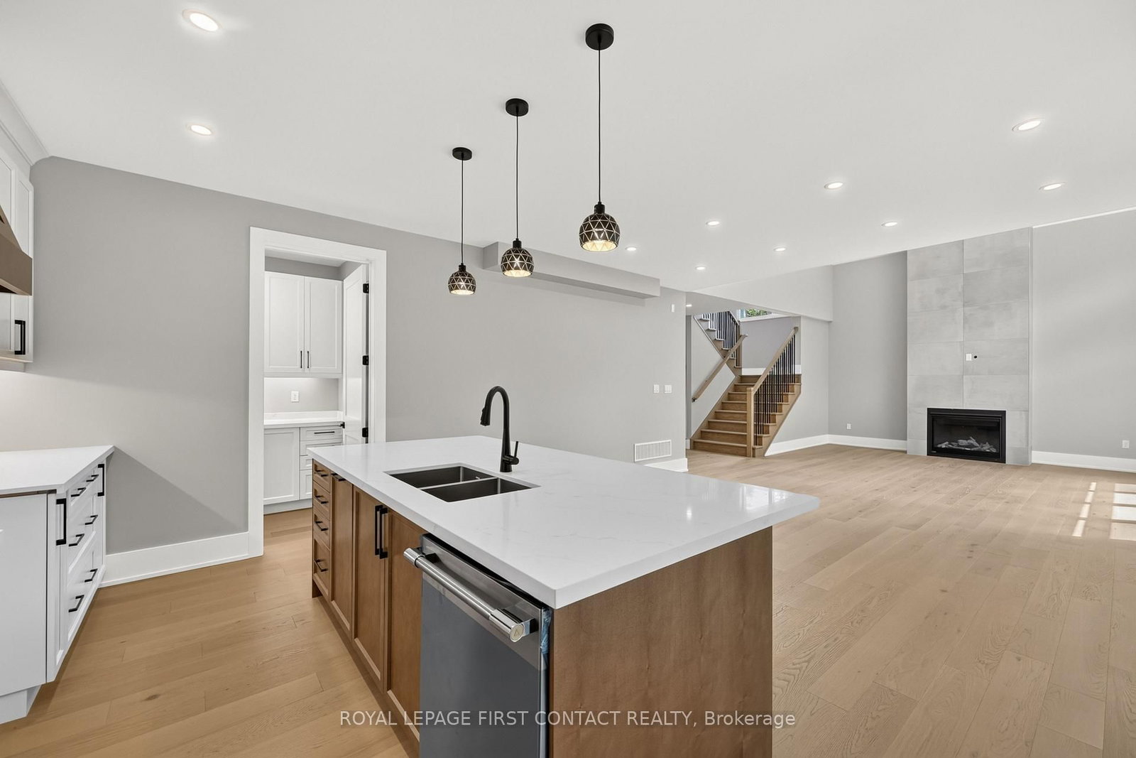 Upper - 929 7th Line, Innisfil 5