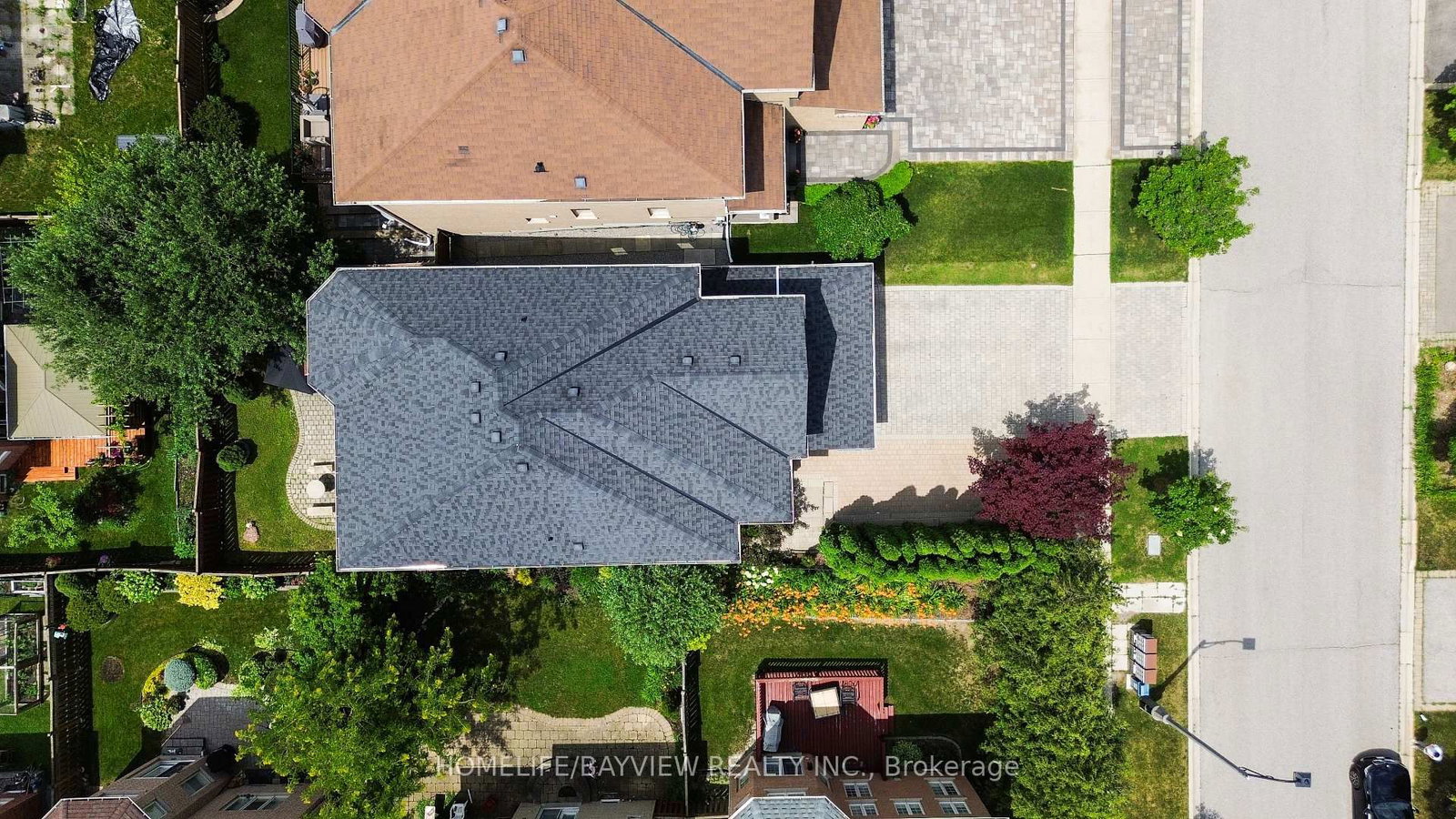 42 Shadow Falls Drive • Richmond Hill, ON photo 4