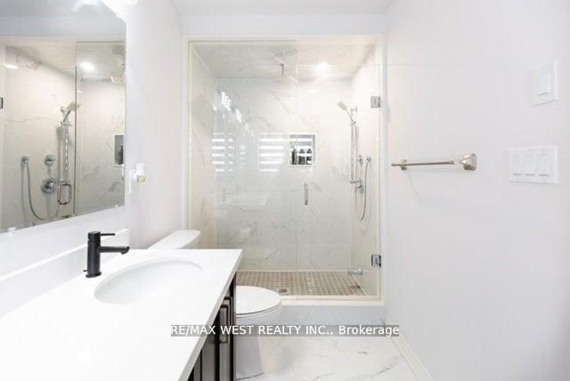 31 Frederick Taylor Way • East Gwillimbury, ON photo 21