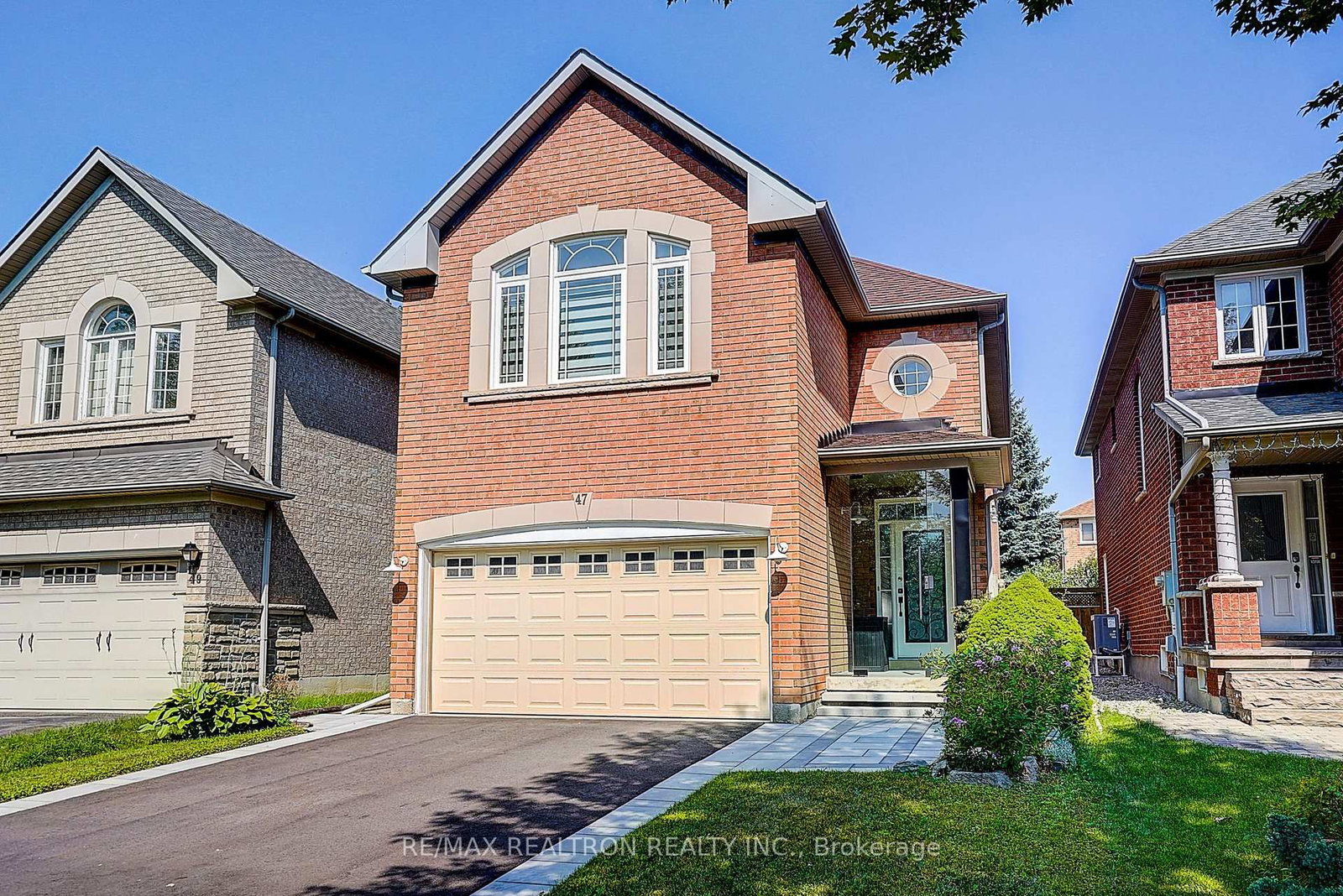 47 Melville Street • Richmond Hill, ON photo 2