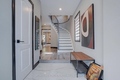 47 Melville Street • Richmond Hill, ON photo 4