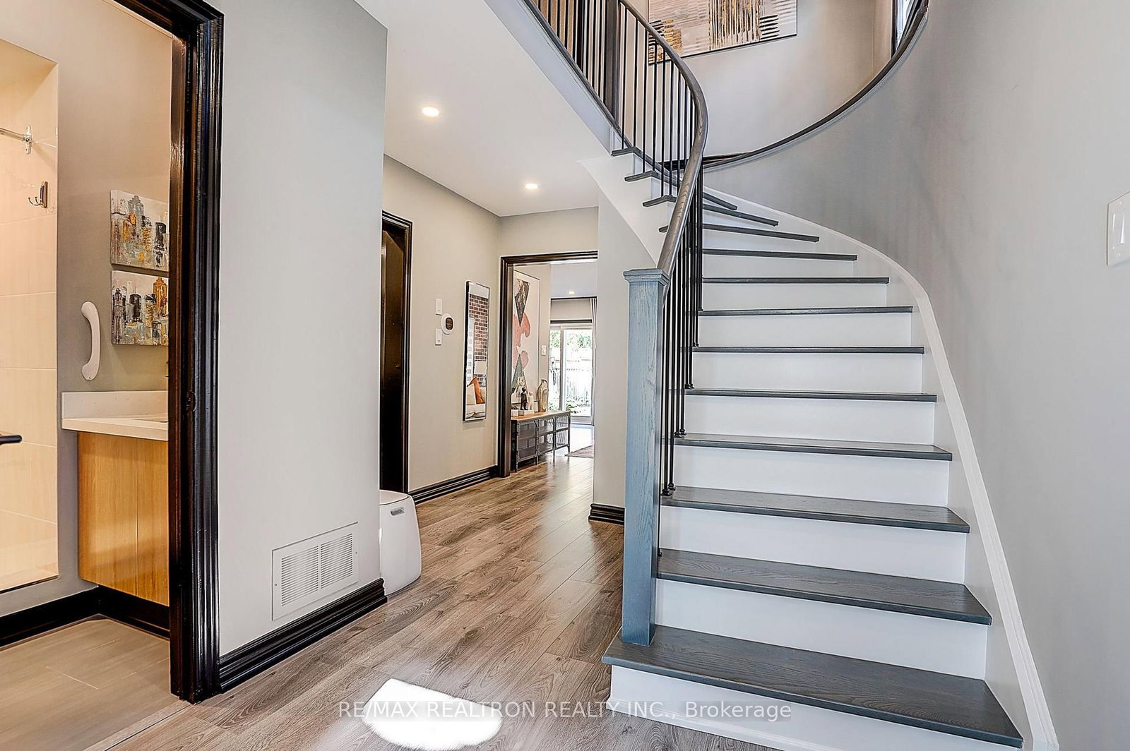 47 Melville Street • Richmond Hill, ON photo 6