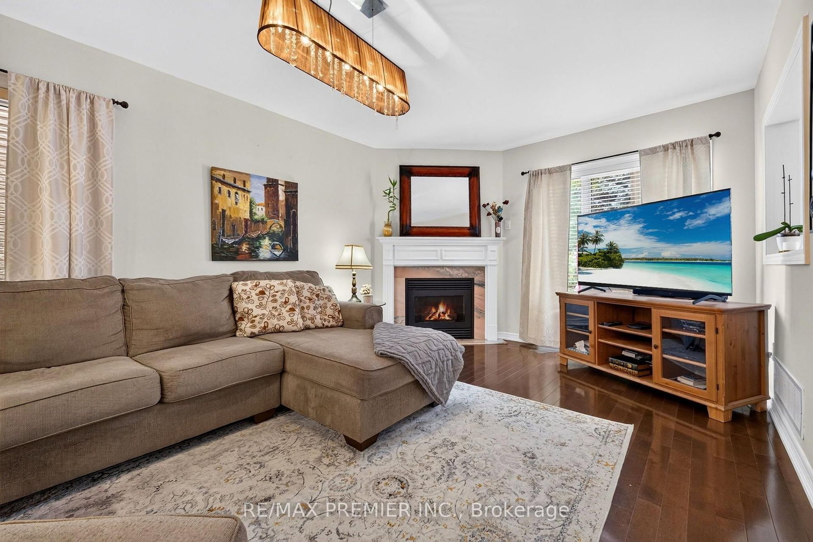 83 Royal Ridge Crescent • Vaughan, ON photo 8