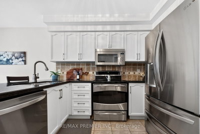83 Royal Ridge Crescent • Vaughan, ON photo 9