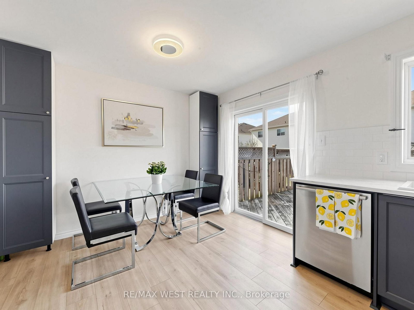 195 Banting Crescent • Essa, ON photo 5