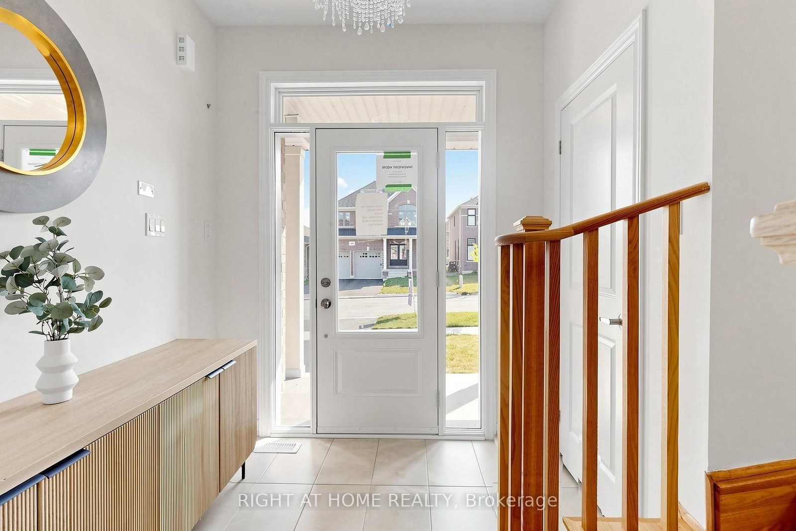40 Ainslie Hill Crescent • Georgina, ON photo 2