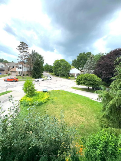 45 Sandusky Crescent • Aurora, ON photo 4