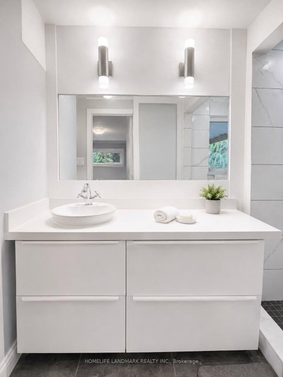 45 Sandusky Crescent • Aurora, ON photo 6