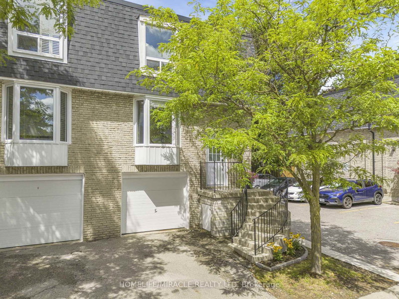 51 - 210 Royal Orchard Boulevard
