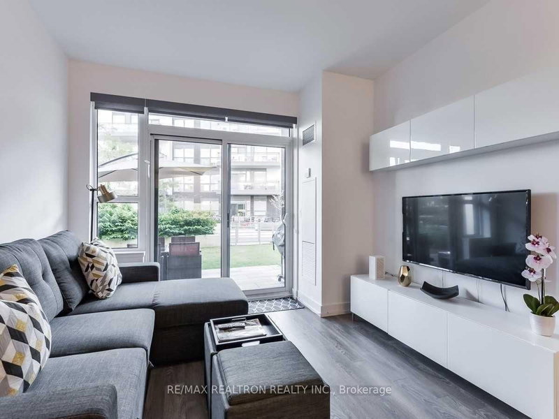 D127 - 333 Sea Ray Avenue