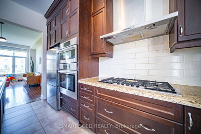 22 heriot Place • Vaughan, ON photo 9