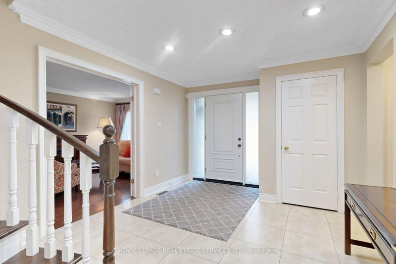 16 Waterhouse Way