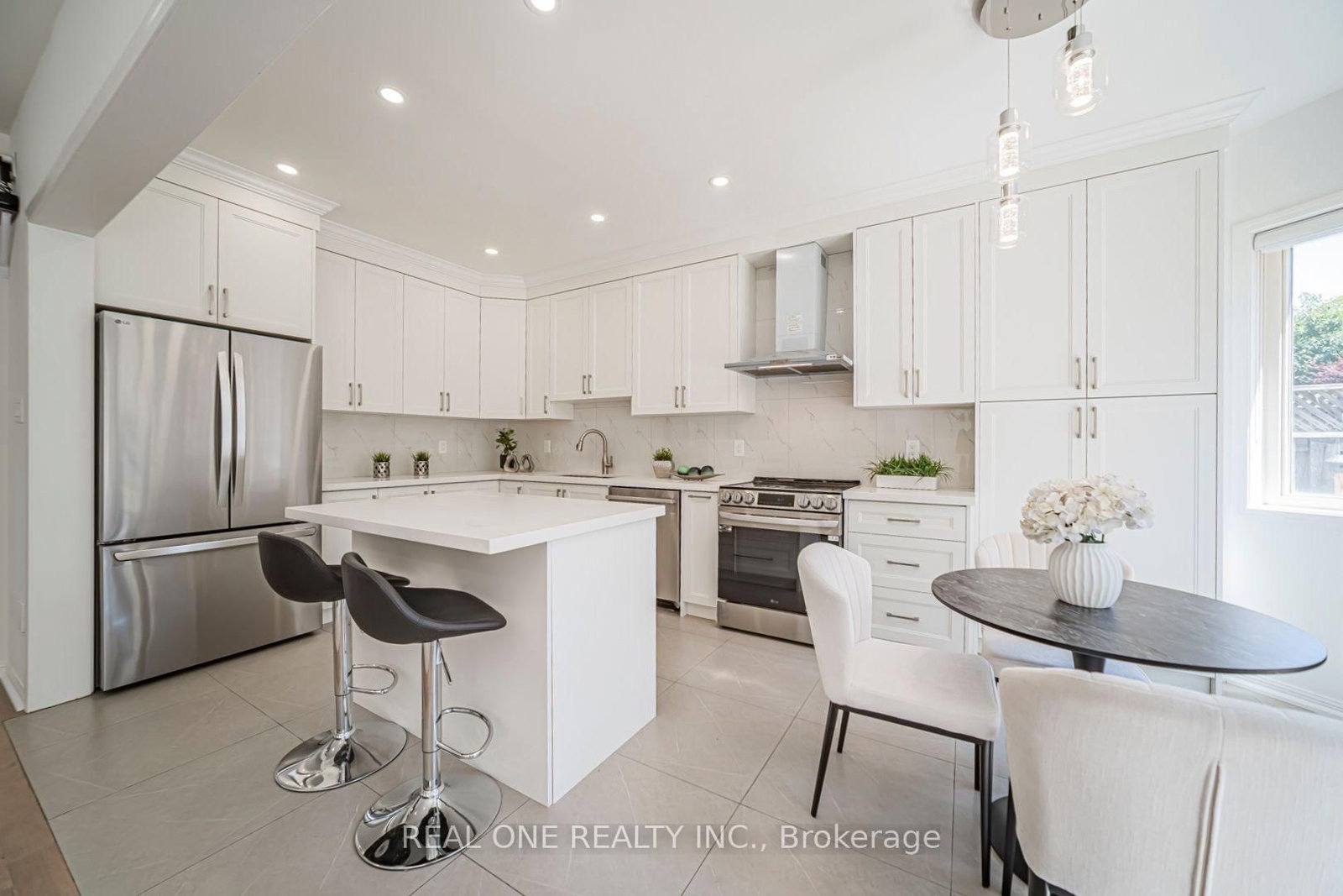 35 Formosa Drive • Richmond Hill, ON photo 14