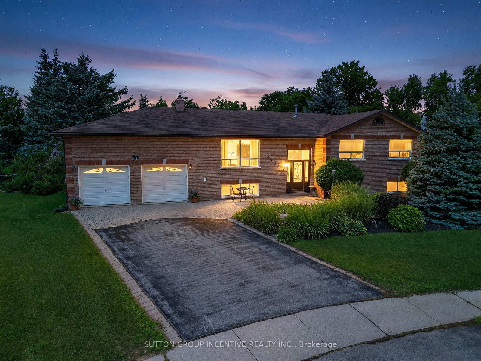2114 Chantler Street • Innisfil, ON photo 1
