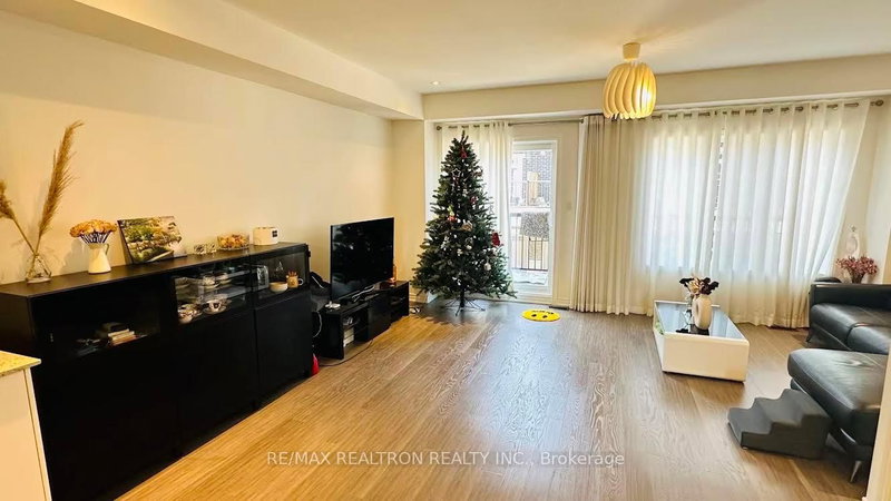 172 Elgin Mills Road W