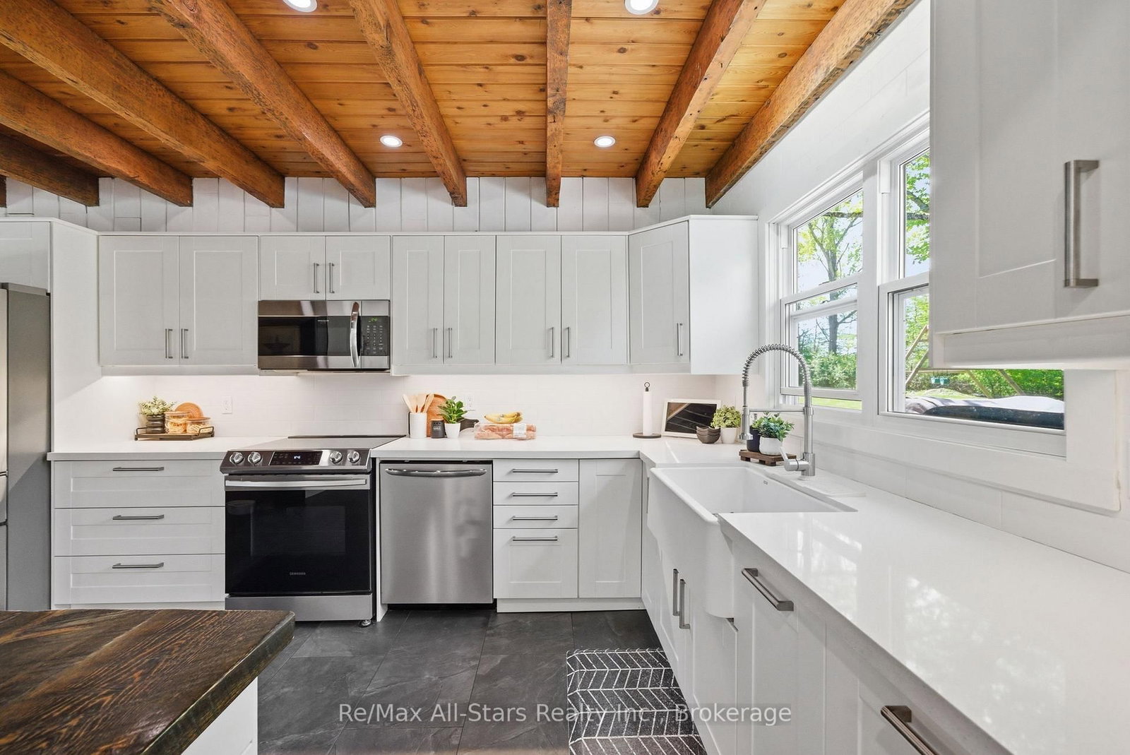 24 The Pines Lane • Brock, ON photo 18