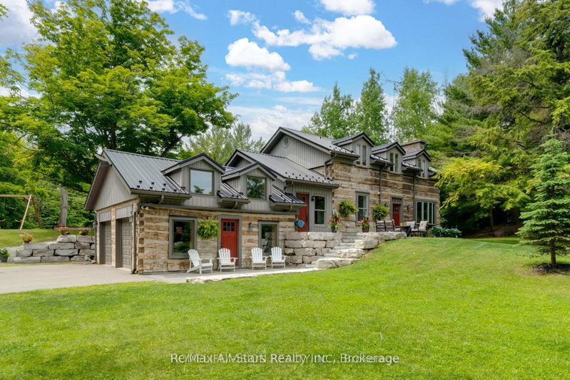 24 The Pines Lane